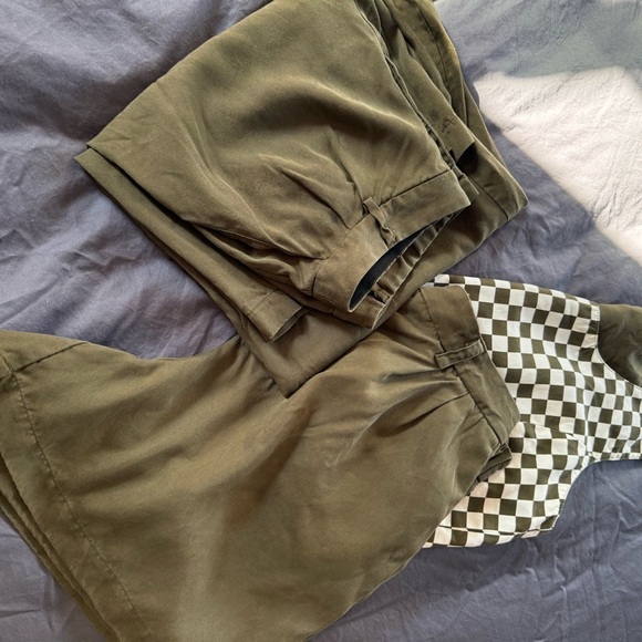 Vetta Capsule Wide Leg Trousers, Shorts & Crop Olive (Limited Edition) - Picture 4 of 14